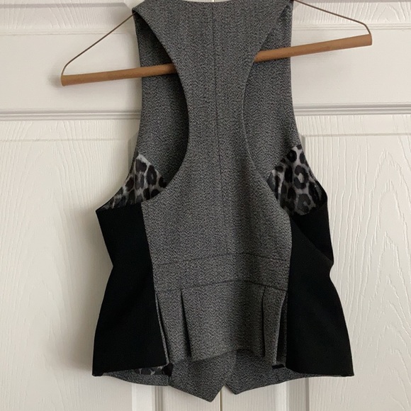 Express Vest - Picture 4 of 6